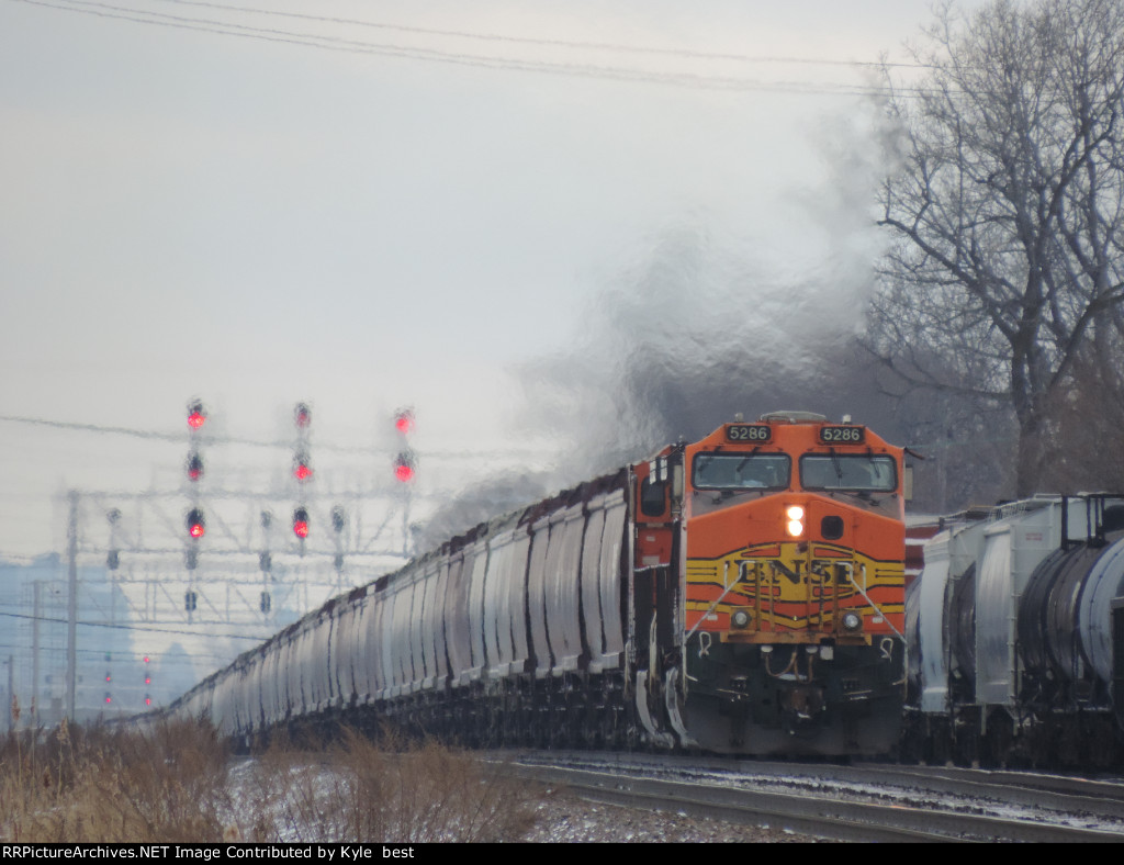 BNSF 5285 on G107